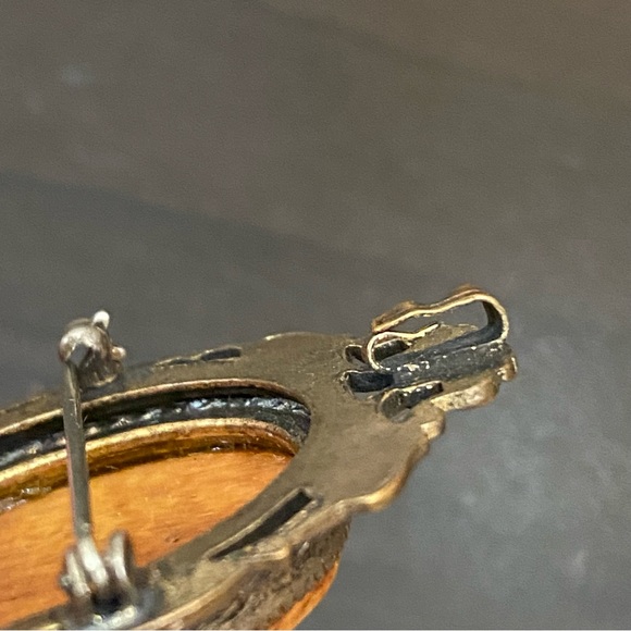 Vintage Unsigned Horse Cameo Brass-tone Brooch Pendant - Picture 12 of 12